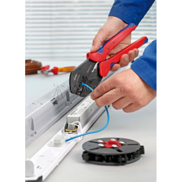 Обжимные клещи с магазином для смены плашек MultiCrimp® 0,5 - 6,0 mm², 250 мм KNIPEX KN-973302